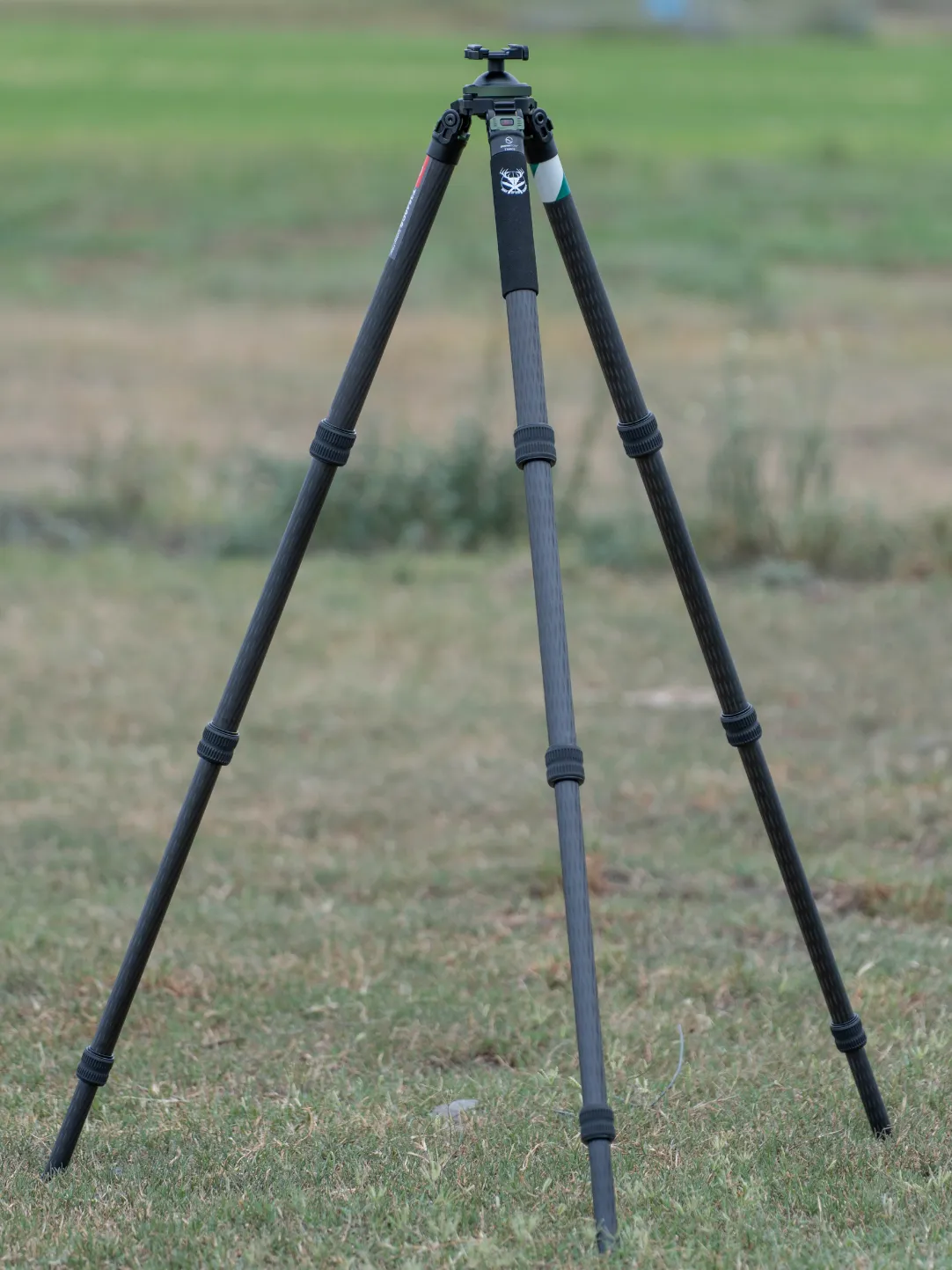 eoto image EDGE of the OUTBACK Carbon Fibre Hunting Tripod