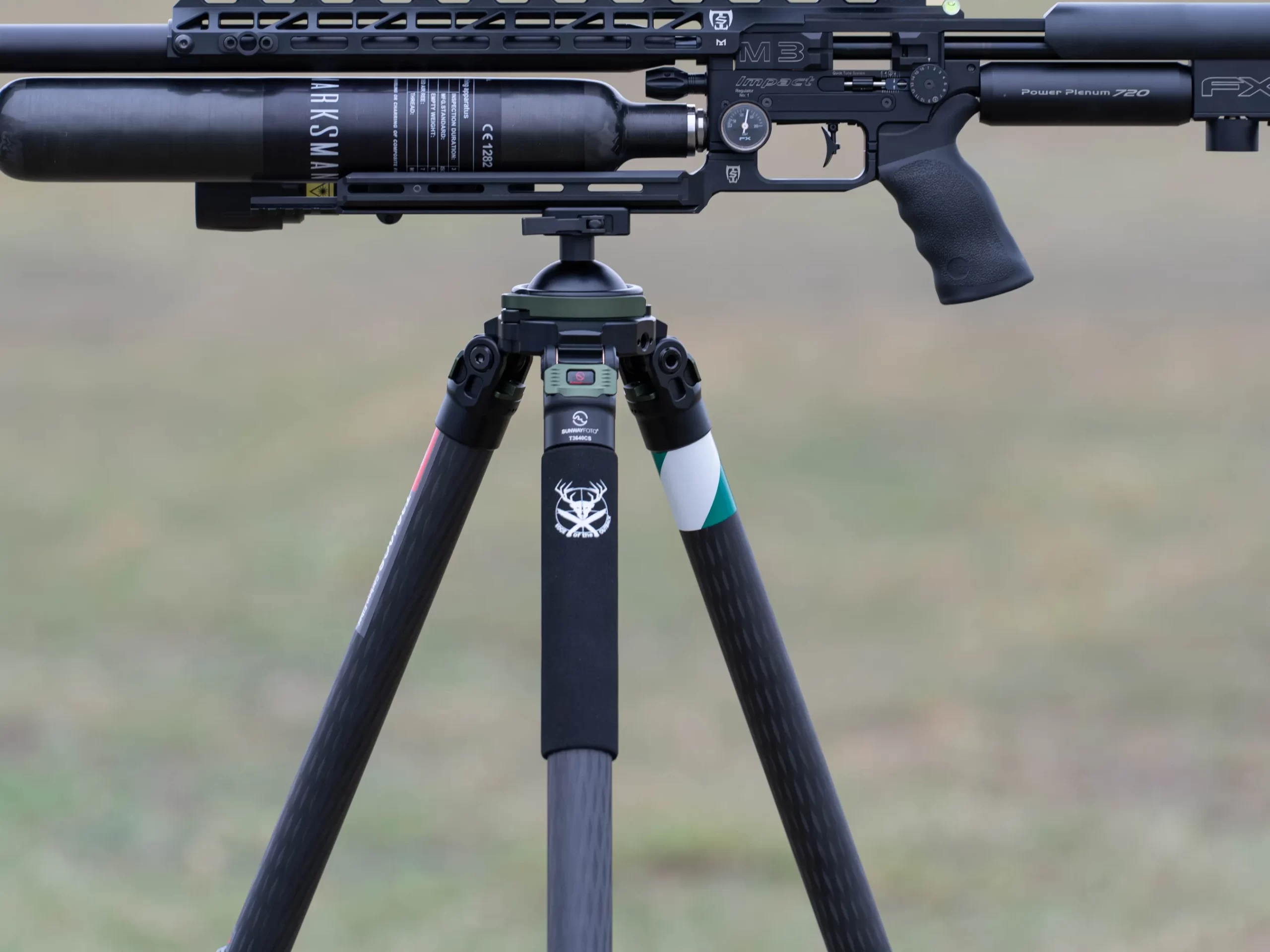 eoto image EDGE of the OUTBACK Carbon Fibre Hunting Tripod