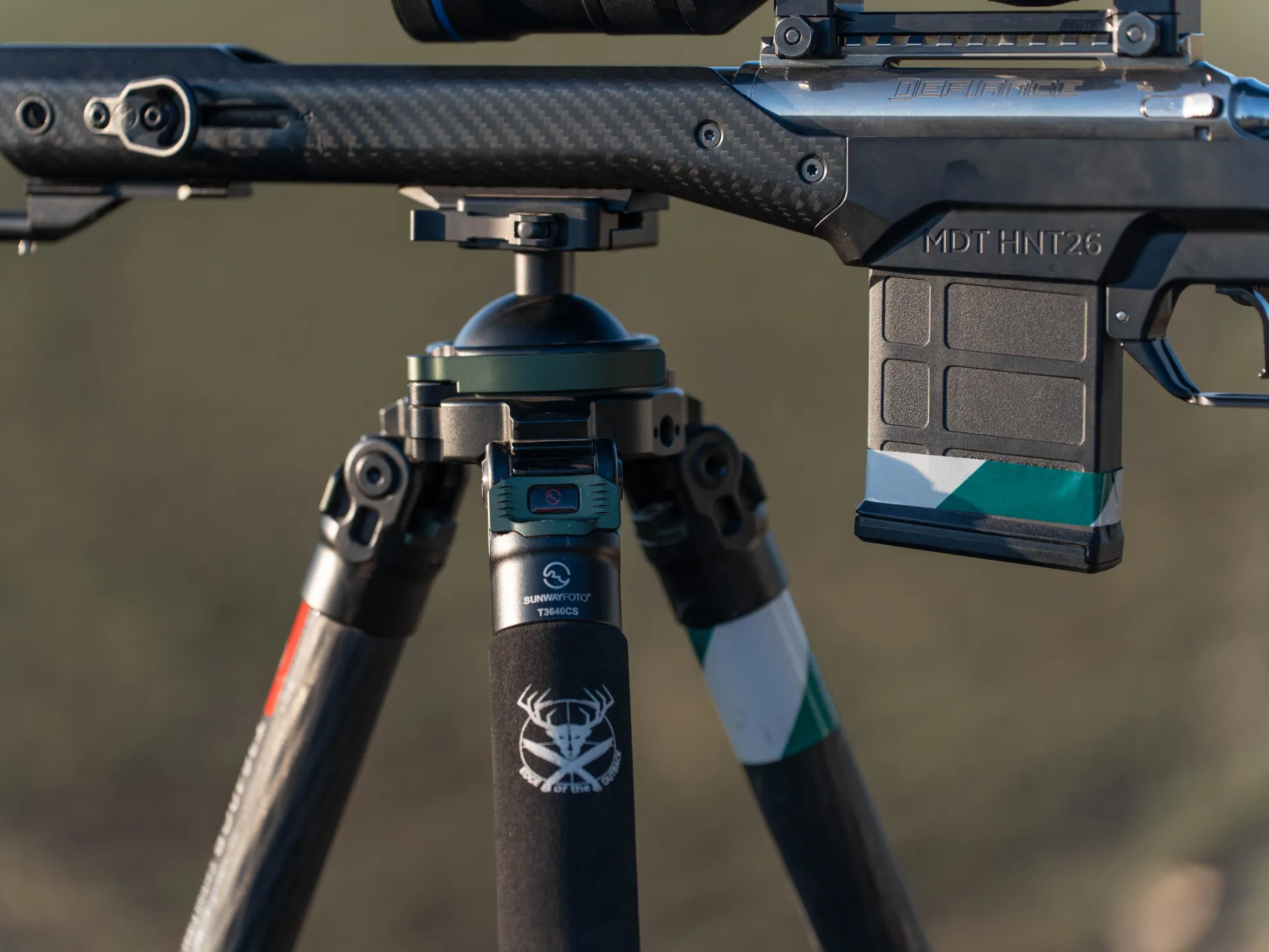 eoto image EDGE of the OUTBACK Carbon Fibre Hunting Tripod