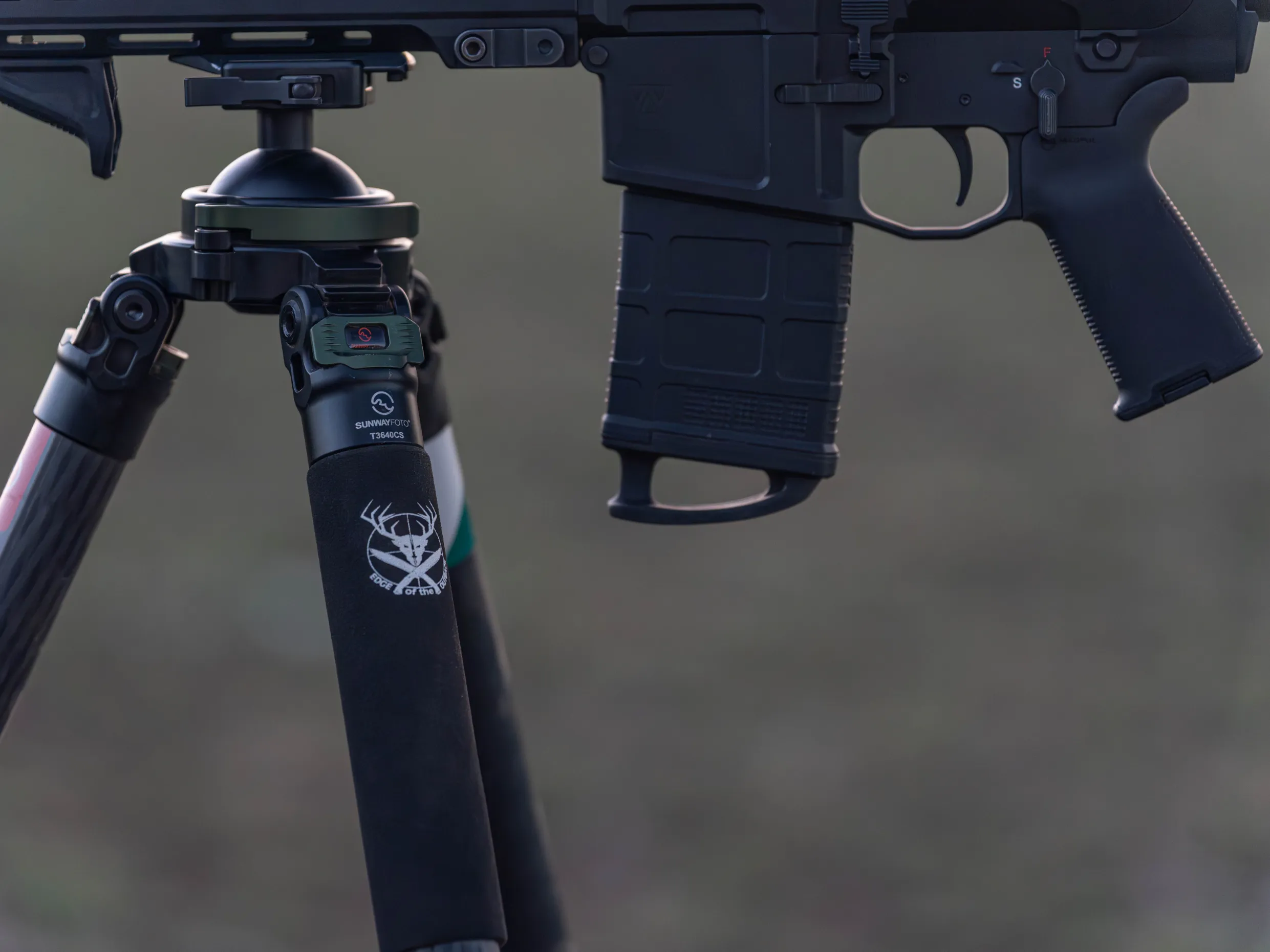 eoto image EDGE of the OUTBACK Carbon Fibre Hunting Tripod