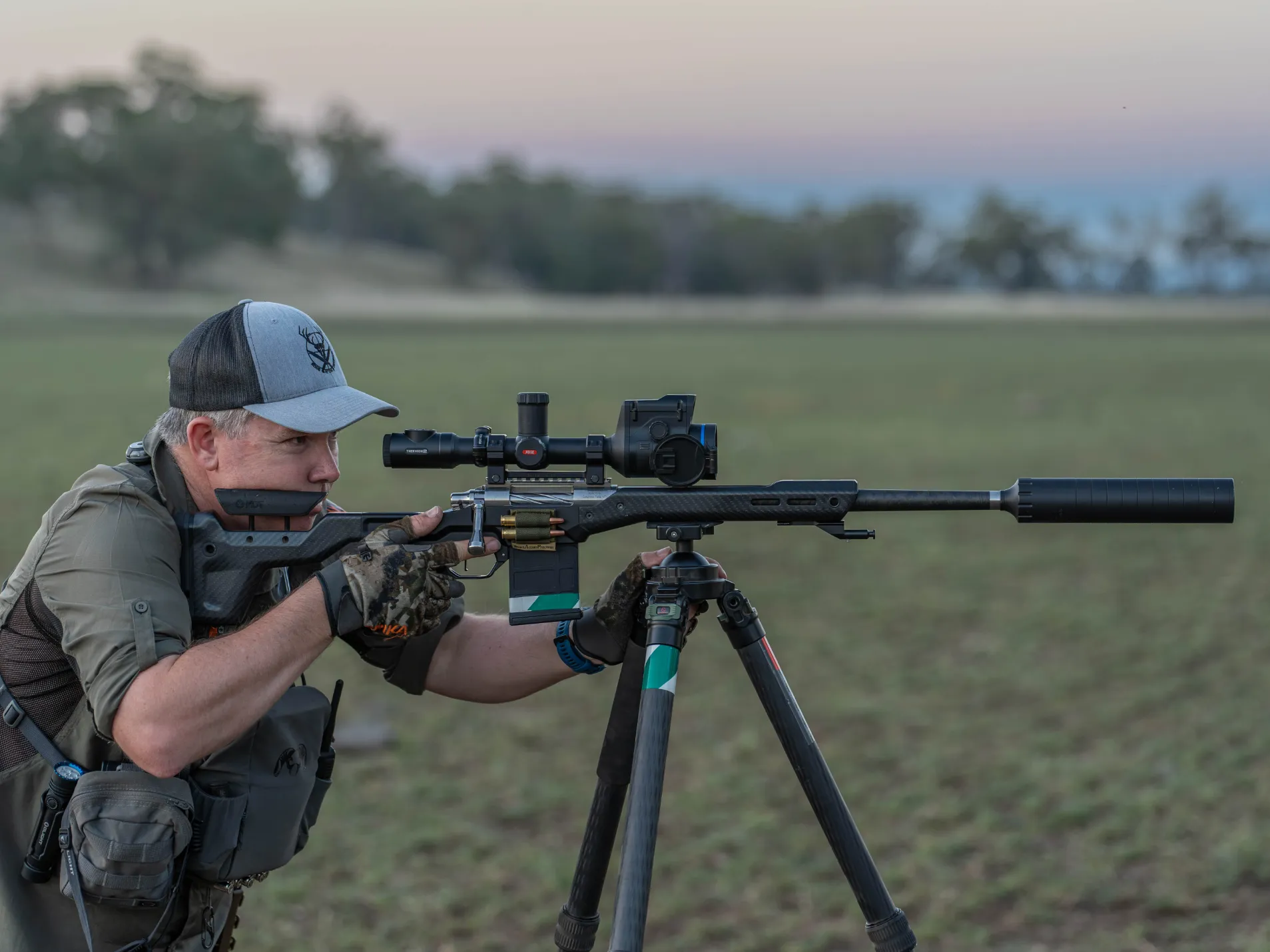 eoto image EDGE of the OUTBACK Carbon Fibre Hunting Tripod