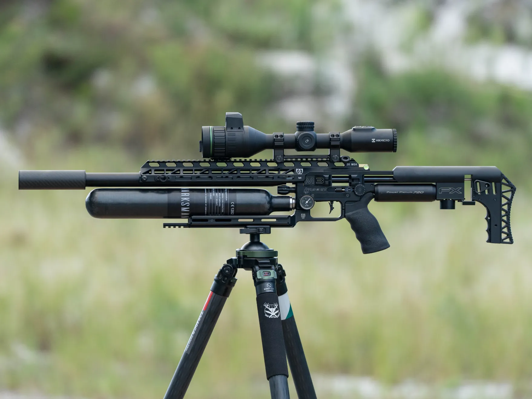 eoto image EDGE of the OUTBACK Carbon Fibre Hunting Tripod