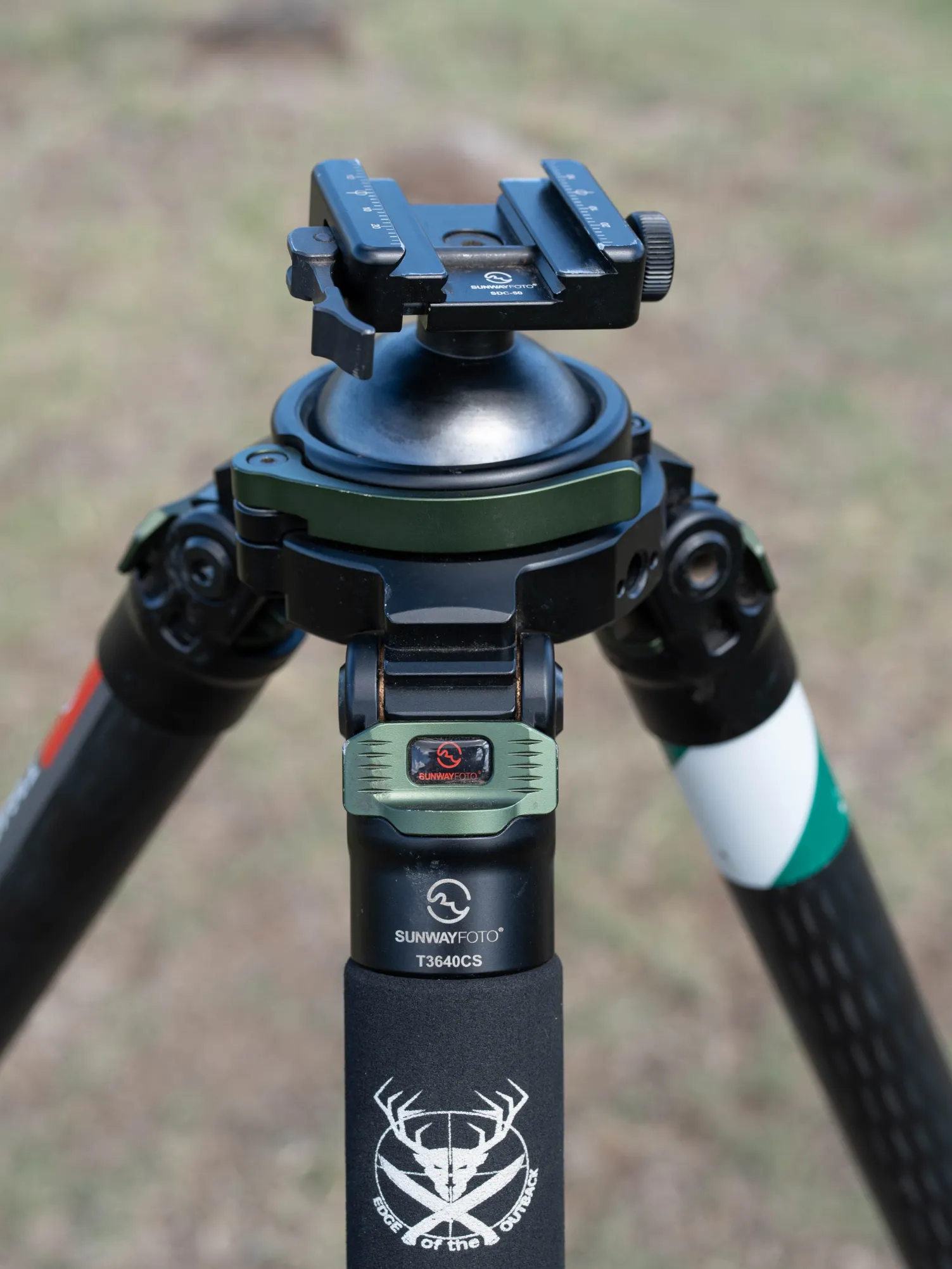 eoto image EDGE of the OUTBACK Carbon Fibre Hunting Tripod
